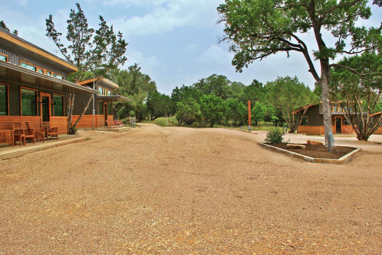 Green Acres Cottages - Dripping Springs Suite Уимберли Экстерьер фото